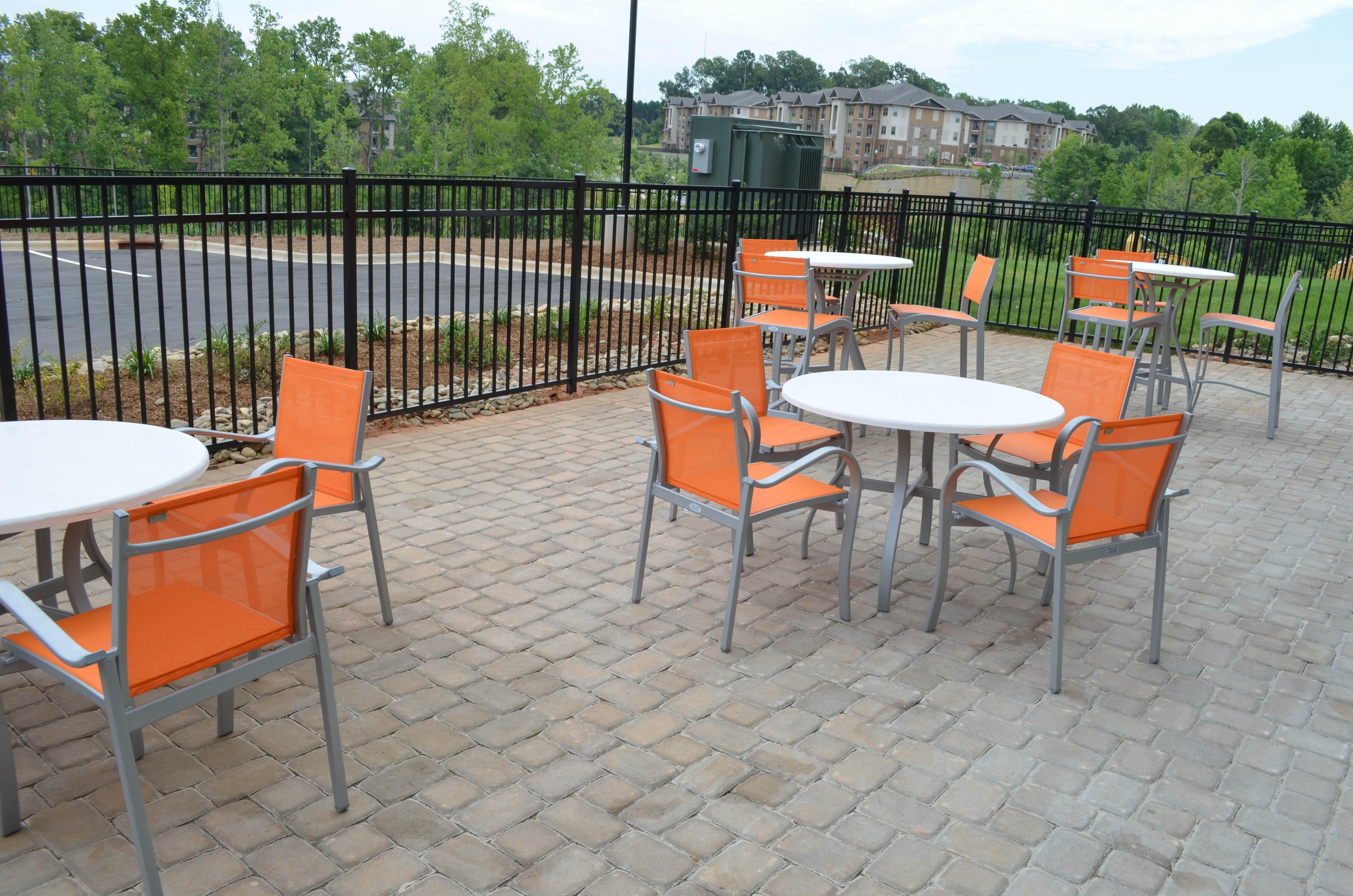 Holiday Inn Express & Suites Raleigh Airport - Brier Creek By Ihg Exterior foto